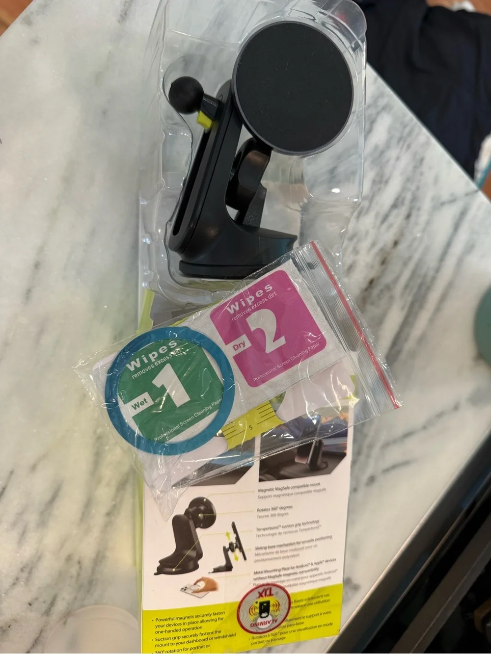 NWT MagAlign MagSafe Magnetic Phone Holder - dash and window mount -Black